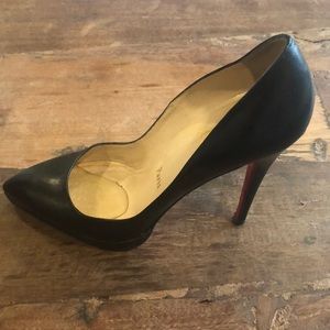 Christian Louboutin Classic Black Pumps